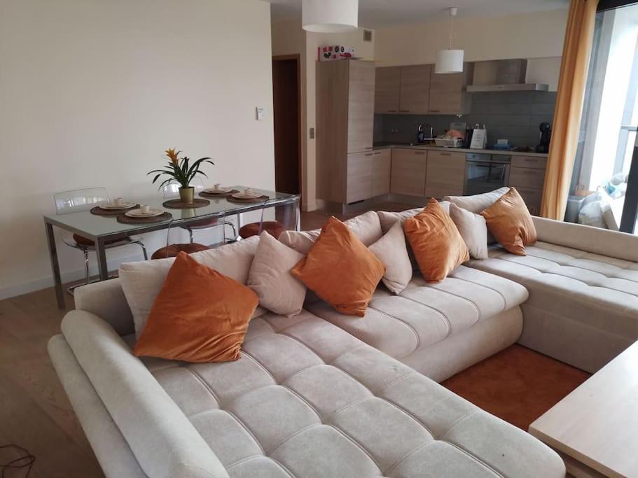 Beautiful 2Br/2Bar Apartement In European District Brusel Exteriér fotografie